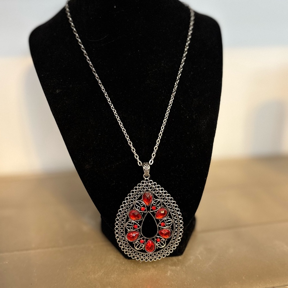 Elegant Silver and Red Teardrop Necklace